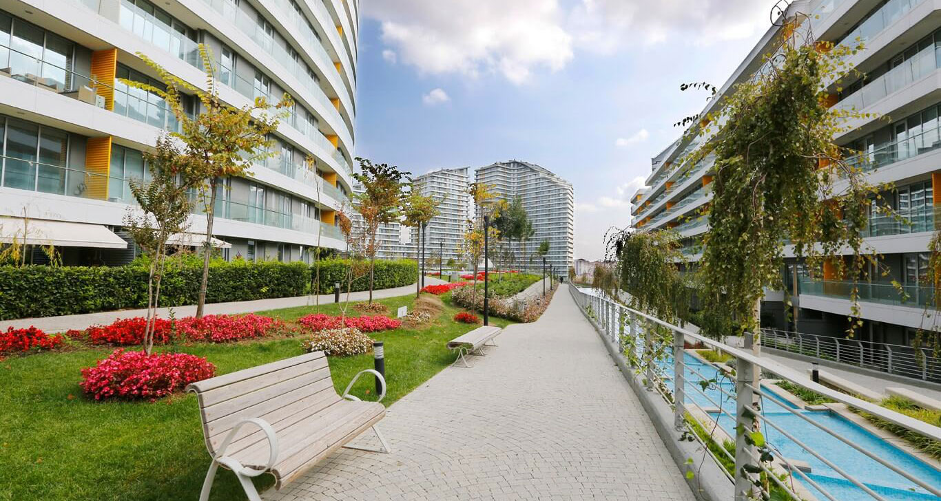 Holistic Living Experience at The Superior Living:  Outdoor Workspace Areas